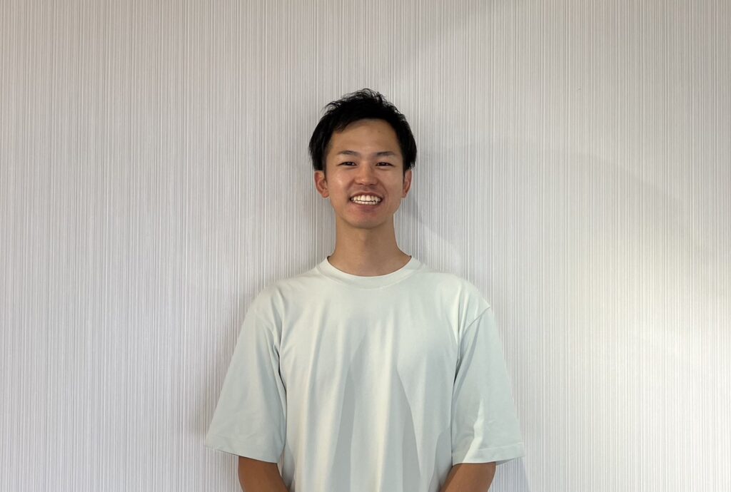 青木トレーナー